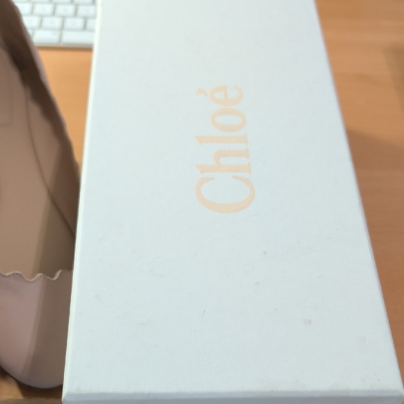 Chloe Taupe Scalloped Flats Laurens - Picture 4 of 4